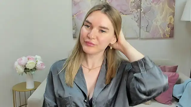 Snapshot of RoxyReignn chatting on 11, 6, 2026 RoxyReignn online show from 11, 6, 2026