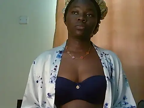 Snapshot of roziebeauty chatting on 22, 6, 2026 roziebeauty online show from 22, 6, 2026