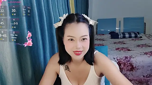 Snapshot of OnOKitten chatting on 10, 6, 2026 OnOKitten online show from 10, 6, 2026