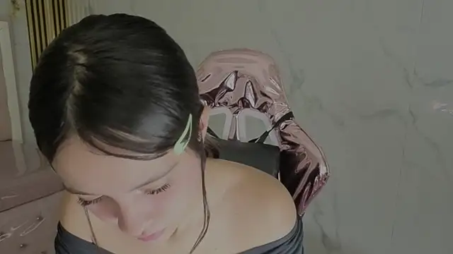 Snapshot of isabeau_s chatting on 14, 7, 2026 isabeau s online show from 14, 7, 2026