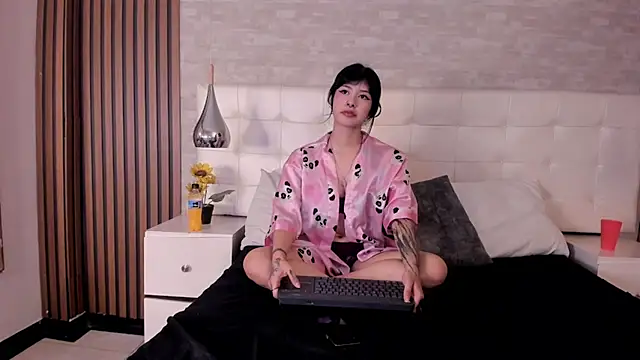 Snapshot of SofiaThoompson chatting on 14, 6, 2026 SofiaThoompson online show from 14, 6, 2026