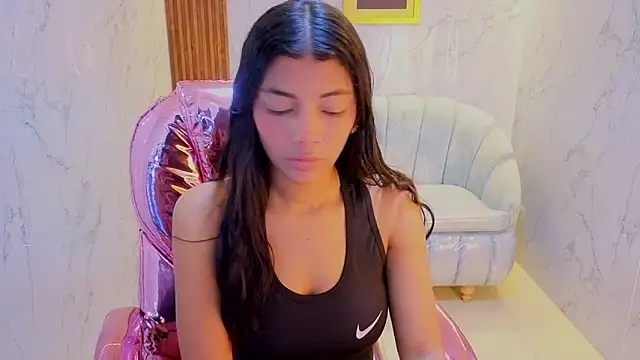 valentina gomez s online show from 4, 6, 2026