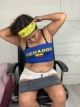 Snapshot of LyraMilano chatting on 20, 6, 2026 LyraMilano online show from 20, 6, 2026