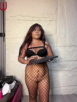 Snapshot of LyraMilano chatting on 16, 7, 2026 LyraMilano online show from 16, 7, 2026