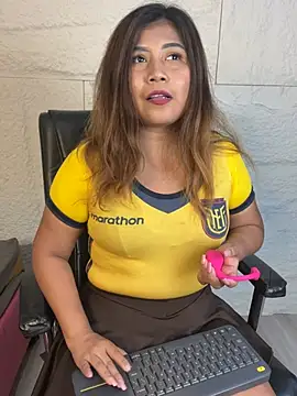 Snapshot of LyraMilano chatting on 30, 6, 2026 LyraMilano online show from 30, 6, 2026