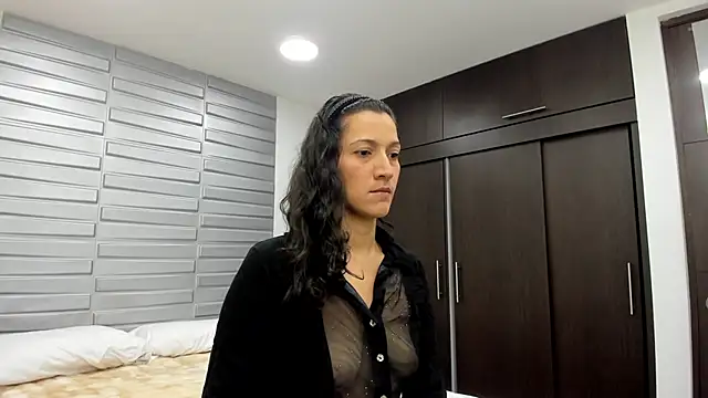 Snapshot of XimenaRose chatting on 28, 6, 2026 XimenaRose online show from 28, 6, 2026