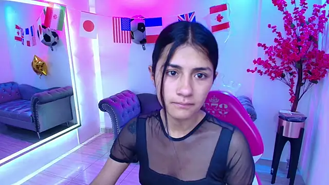 Snapshot of Oriana_wood chatting on 15, 7, 2026 Oriana wood online show from 15, 7, 2026