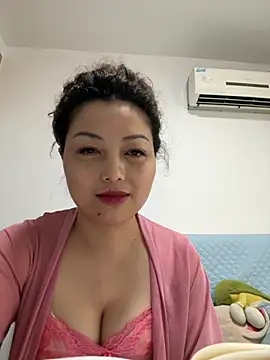 Snapshot of Luckylilyss chatting on 1, 7, 2026 Luckylilyss online show from 1, 7, 2026
