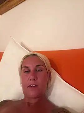 Snapshot of Sofia_beee chatting on 28, 6, 2026 Sofia beee online show from 28, 6, 2026
