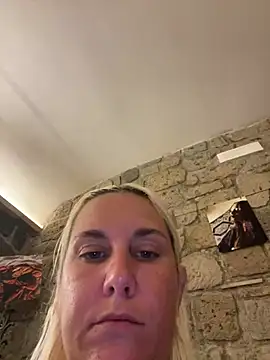 Snapshot of Sofia_beee chatting on 2, 7, 2026 Sofia beee online show from 2, 7, 2026