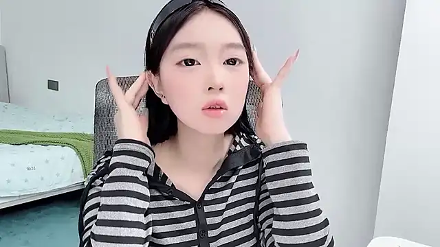 Yoyo33355 online show from 6, 7, 2026