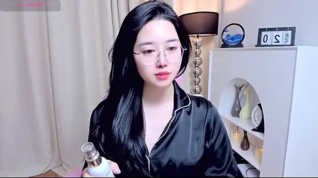 Snapshot of miuu6868 chatting on 21, 6, 2026 miuu6868 online show from 21, 6, 2026