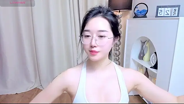 Snapshot of miuu6868 chatting on 25, 6, 2026 miuu6868 online show from 25, 6, 2026