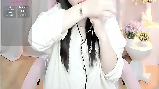 Snapshot of shynana chatting on 3, 7, 2026 shynana online show from 3, 7, 2026