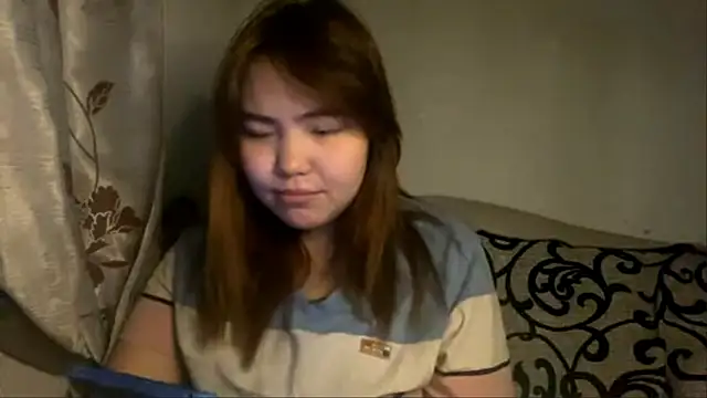 Snapshot of Molly_Teddy chatting on 4, 6, 2026 Molly Teddy online show from 4, 6, 2026