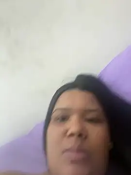 Snapshot of Eumileninha chatting on 9, 7, 2026 Eumileninha online show from 9, 7, 2026