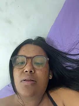 Snapshot of Eumileninha chatting on 8, 7, 2026 Eumileninha online show from 8, 7, 2026