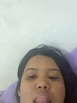 Snapshot of Eumileninha chatting on 5, 8, 2026 Eumileninha online show from 5, 8, 2026