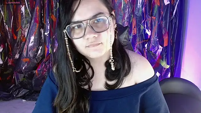 Snapshot of Miss__cherry_ chatting on 27, 5, 2026 Miss cherry online show from 27, 5, 2026