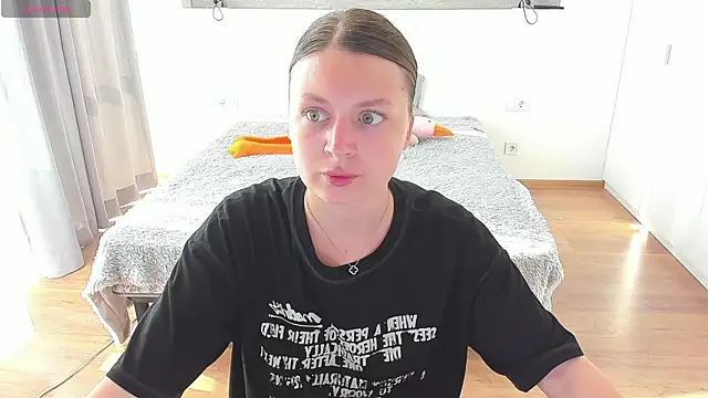 Snapshot of Kitkatvel chatting on 24, 6, 2026 Kitkatvel online show from 24, 6, 2026