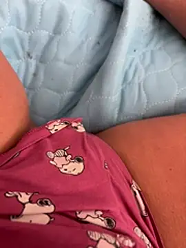 elizabethenglishrosey online show from 6, 7, 2026