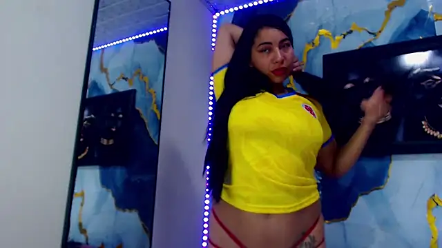 Snapshot of Yasmine_Tapias chatting on 7, 7, 2026 Yasmine Tapias online show from 7, 7, 2026