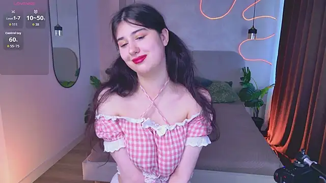 Lyra Skye  online show from 26, 5, 2026