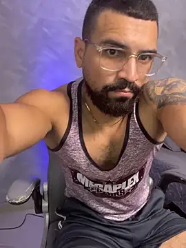 Snapshot of RoccoSaenz chatting on 28, 5, 2026 RoccoSaenz online show from 28, 5, 2026