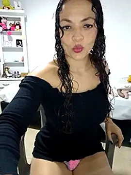 Snapshot of bella-diaz chatting on 16, 6, 2026 bella-diaz online show from 16, 6, 2026