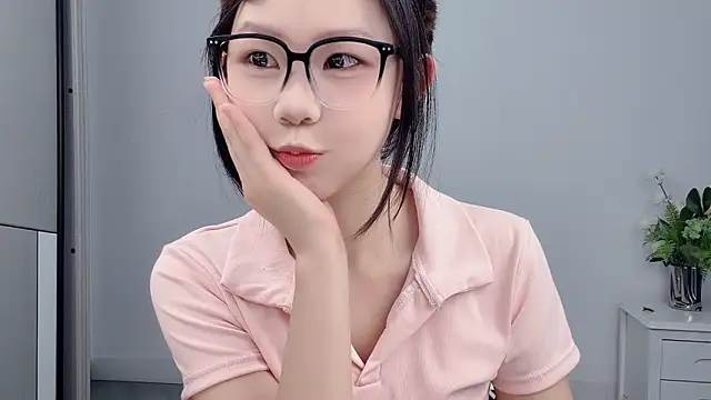 Snapshot of Rose_love69 chatting on 5, 7, 2026 Rose love69 online show from 5, 7, 2026