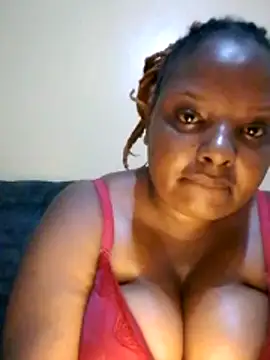 Snapshot of tinnahbby chatting on 28, 5, 2026 tinnahbby online show from 28, 5, 2026