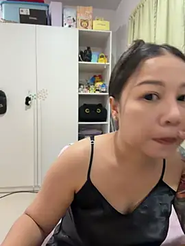 Snapshot of LINDA_HD chatting on 6, 7, 2026 LINDA HD online show from 6, 7, 2026