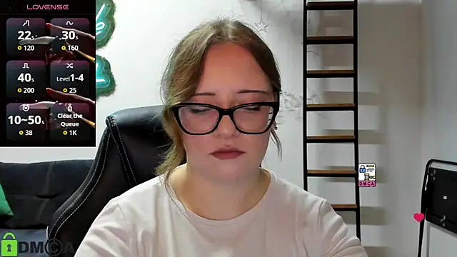 Snapshot of JuliNy_x chatting on 4, 6, 2026 JuliNy x online show from 4, 6, 2026