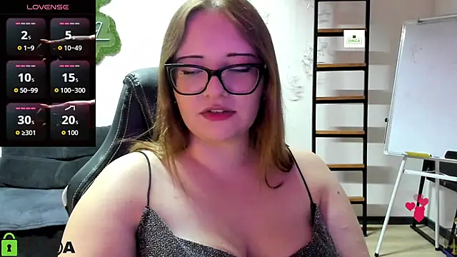 Snapshot of JuliNy_x chatting on 20, 7, 2026 JuliNy x online show from 20, 7, 2026