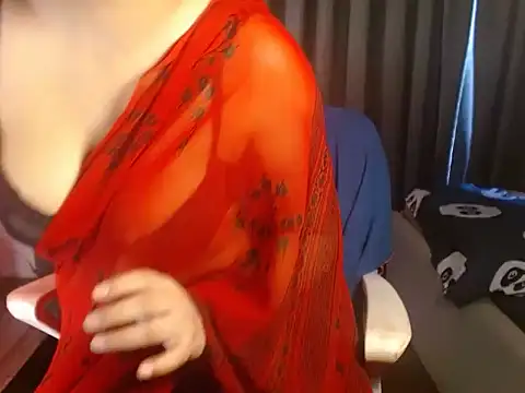 Snapshot of Erotic_Rosyy chatting on 17, 6, 2026 Erotic Rosyy online show from 17, 6, 2026