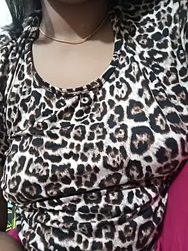 sexyriya18 online show from 25, 5, 2026