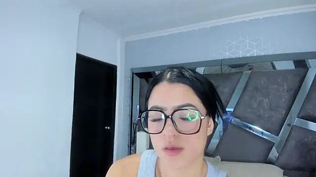 Snapshot of Milawink chatting on 16, 6, 2026 Milawink online show from 16, 6, 2026