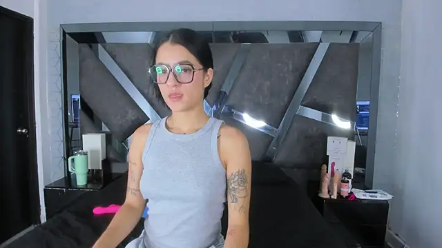 Snapshot of Milawink chatting on 19, 6, 2026 Milawink online show from 19, 6, 2026