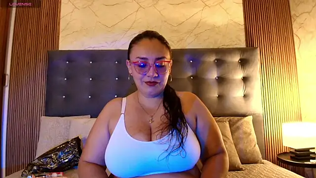 Scarlett Ray  online show from 20, 6, 2026