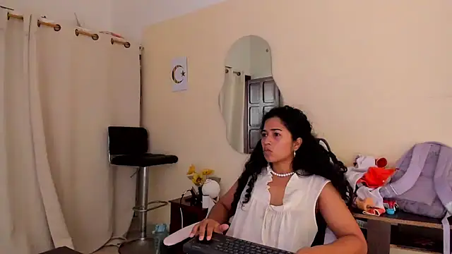 Snapshot of Nadia-Monroe chatting on 14, 7, 2026 Nadia-Monroe online show from 14, 7, 2026