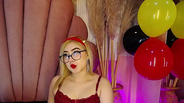 Doll Kitty  online show from 12, 6, 2026