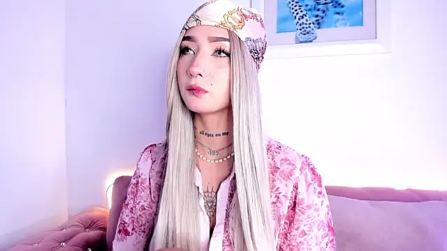 Snapshot of SophieMoneet chatting on 29, 5, 2026 SophieMoneet online show from 29, 5, 2026