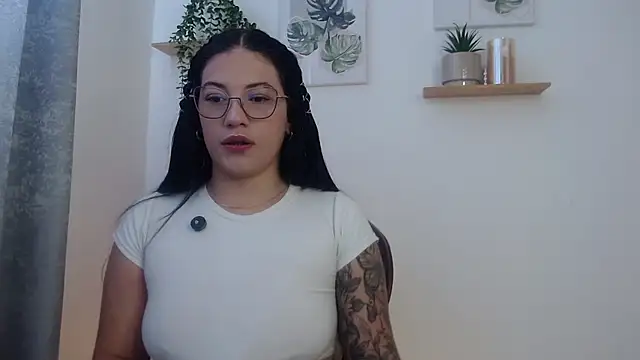 Snapshot of Leena_rose chatting on 30, 5, 2026 Leena rose online show from 30, 5, 2026