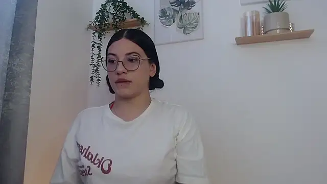 Snapshot of Leena_rose chatting on 9, 7, 2026 Leena rose online show from 9, 7, 2026