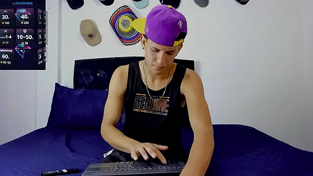 theo bigcock  online show from 13, 7, 2026