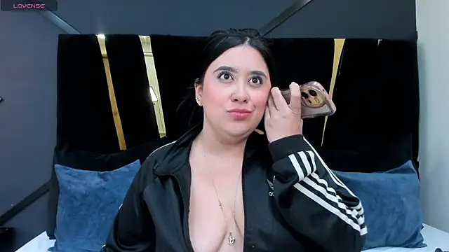 maite graay online show from 3, 6, 2026