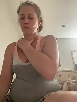 amberhotts2025 online show from 10, 6, 2026