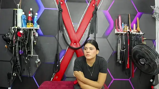 Snapshot of ESTREMEE_BDSM chatting on 26, 5, 2026 ESTREMEE BDSM online show from 26, 5, 2026