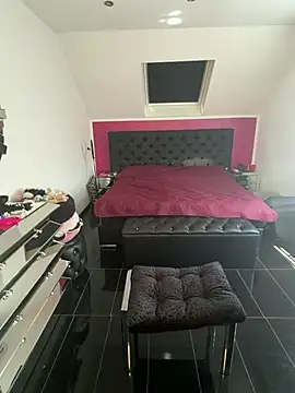 GymMoniMilf online show from 15, 7, 2026
