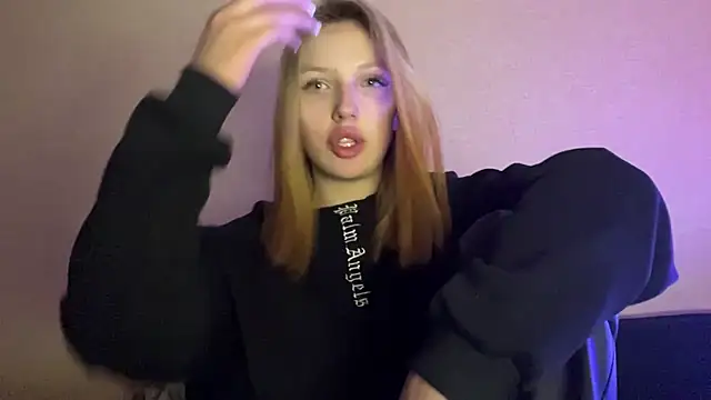 Snapshot of xXMelanieseXx chatting on 16, 7, 2026 xXMelanieseXx online show from 16, 7, 2026
